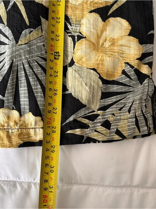 Tommy Bahama Black & Yellow Floral Button-Down Hawaiian Shirt Silk Men’s Large - Picture 6 of 6